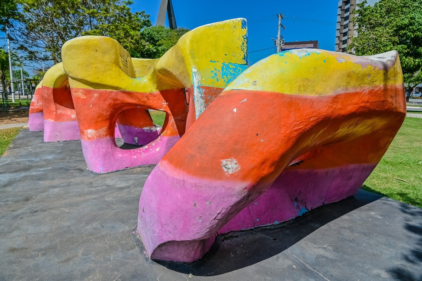 Monumento ganha nova pintura para anivers&aacute;rio de Vit&oacute;ria