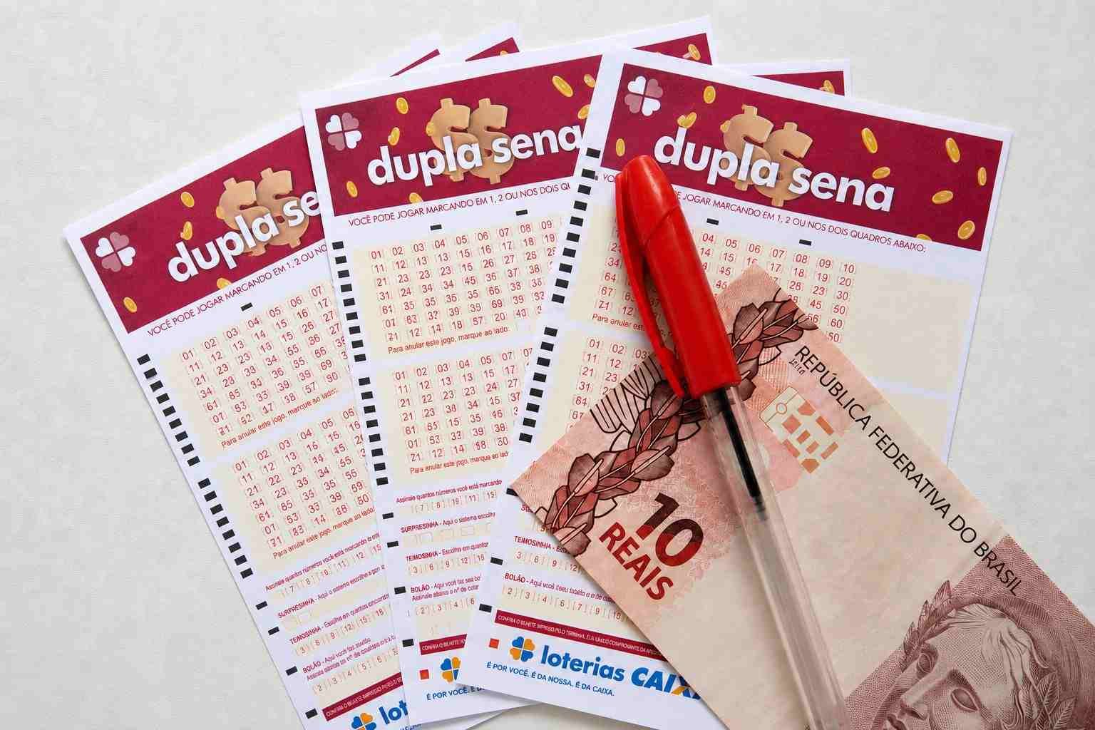 Resultado da Dupla Sena 2990: pr&ecirc;mio acumula para R$ 450 mil; veja os dois sorteios