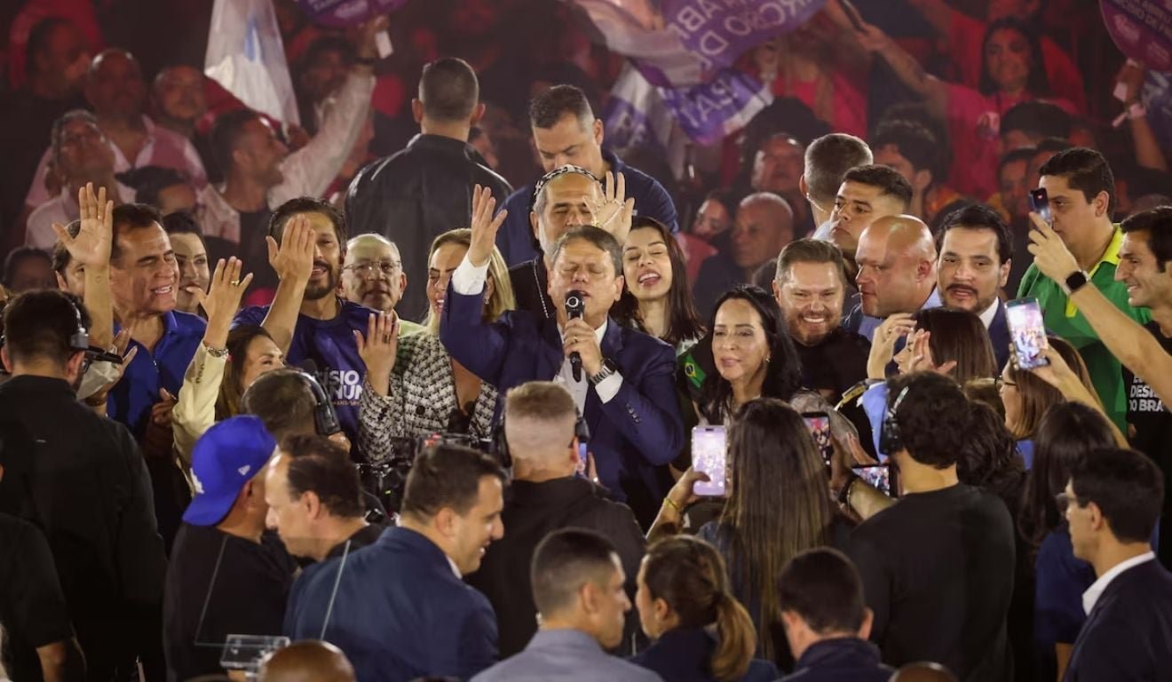 Tarc&iacute;sio diz amar Bolsonaro ao ser oficializado candidato e que faria mais com Fl&aacute;vio presidente