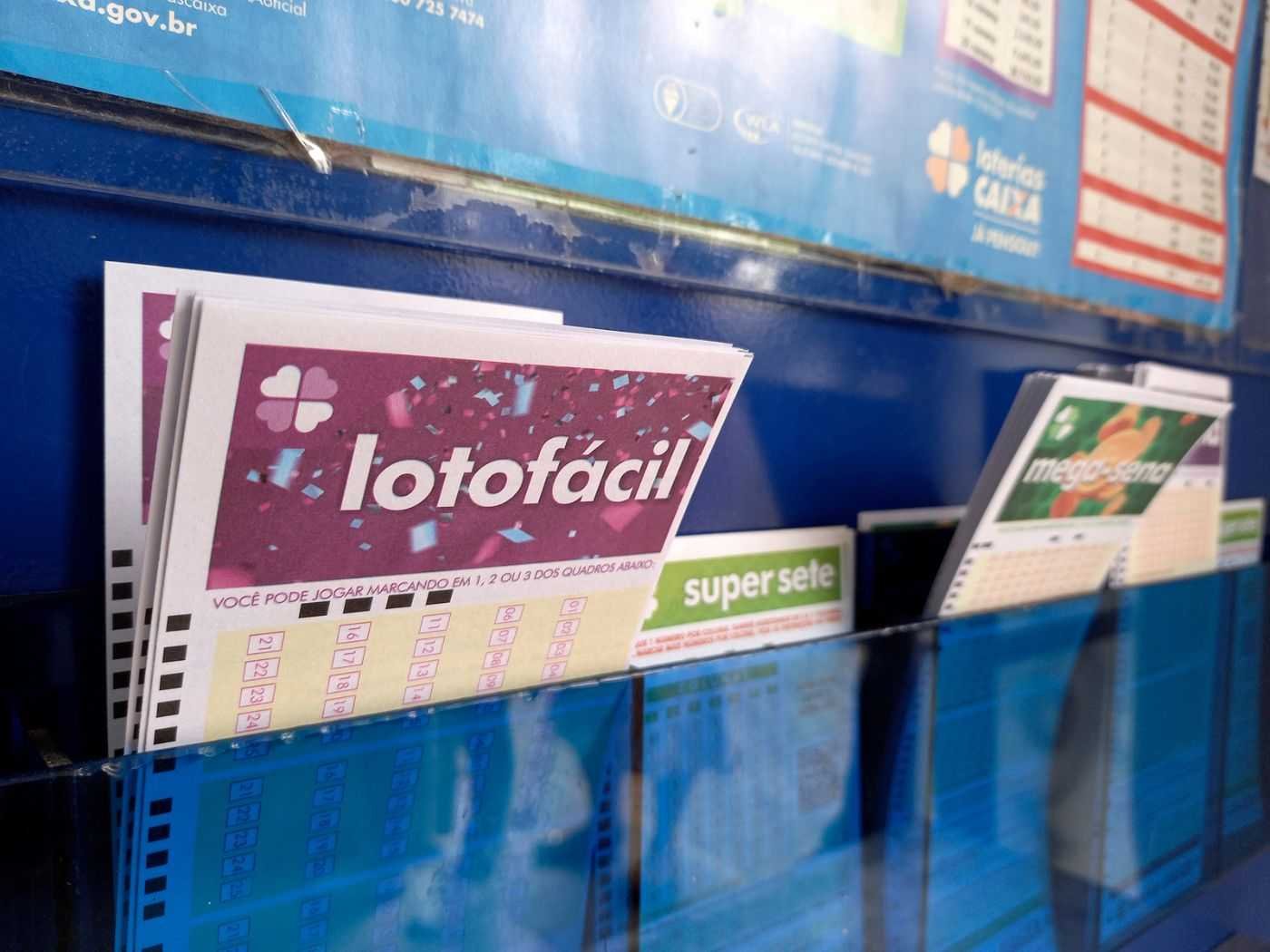 Resultado da Lotof&aacute;cil 3751: aposta leva sozinha R$ 1,7 milh&atilde;o; veja as 15 dezenas