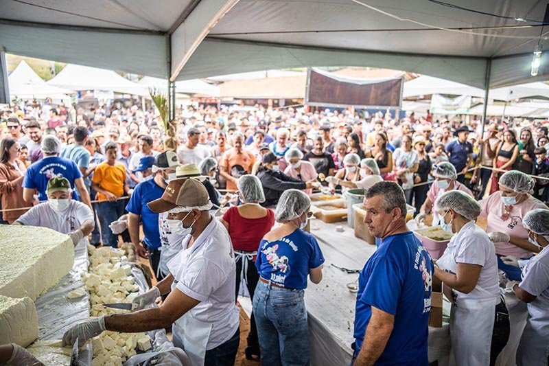 Festa no ES ter&aacute; queijo de 1,5 tonelada para ser dividido entre visitantes