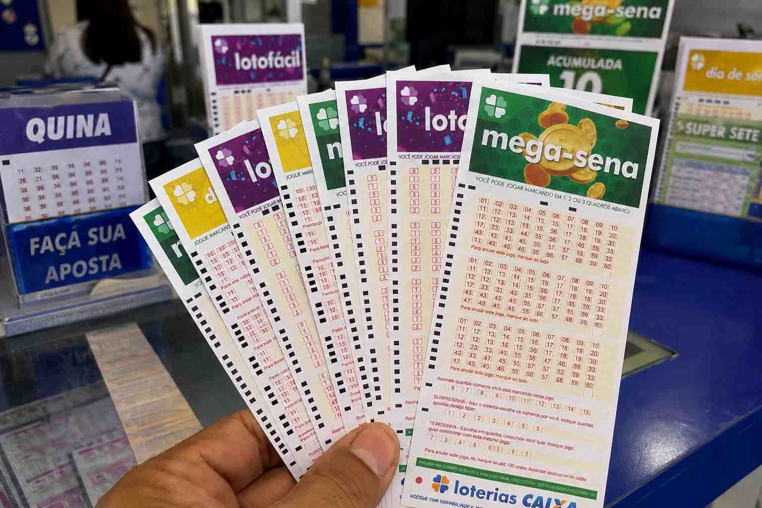 Confira os resultados das loterias desta quinta-feira (13): Mega-Sena, Quina, Lotof&aacute;cil, Timemania e Dia de Sorte