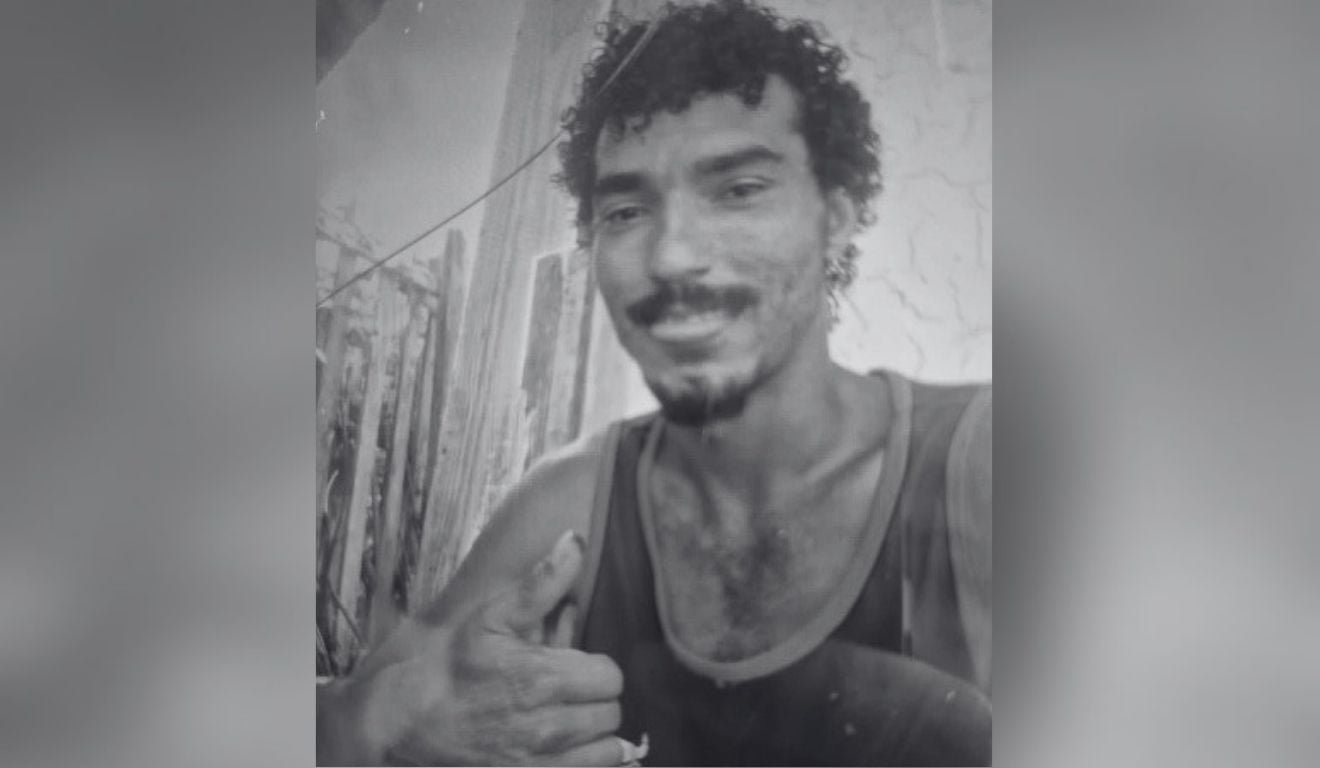 Homem &eacute; morto com nove tiros enquanto esperava lanche em Cariacica