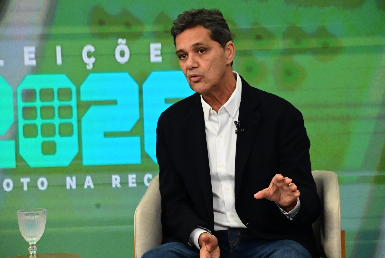Ricardo Ferra&ccedil;o fala pela primeira vez sobre crise financeira na Apex