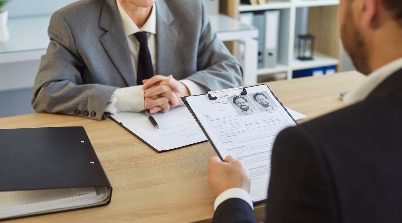 Foto no curr&iacute;culo ajuda ou atrapalha? Consultores de RH respondem