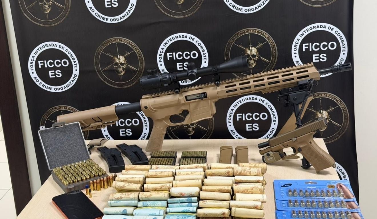Opera&ccedil;&atilde;o contra tr&aacute;fico e lavagem de dinheiro apreende R$ 144 mil e armas no ES