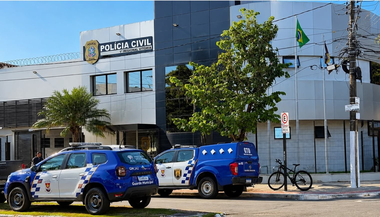 Suspeito furta bicicleta, &eacute; perseguido e imobilizado em Vit&oacute;ria