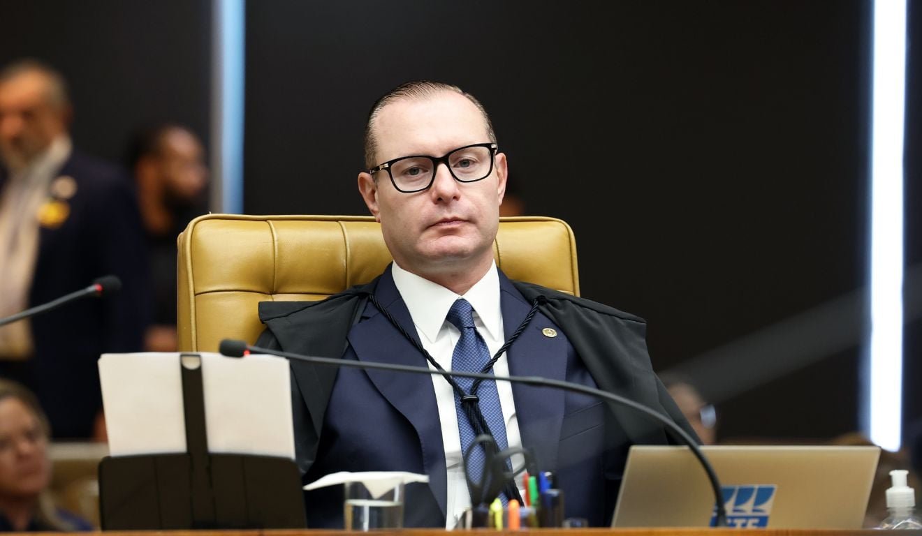 Cristiano Zanin vota para julgar Moraes e Mendon&ccedil;a em conjunto; placar est&aacute; 3 a 1