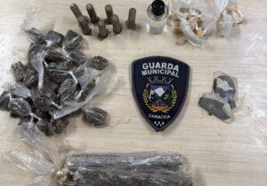 Opera&ccedil;&atilde;o de seguran&ccedil;a integrada prende quatro suspeitos e apreende drogas em Cariacica