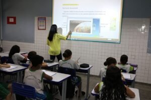 Prefeitura convoca aprovados em processo seletivo do magist&eacute;rio para entrega de documentos e escolha de vagas