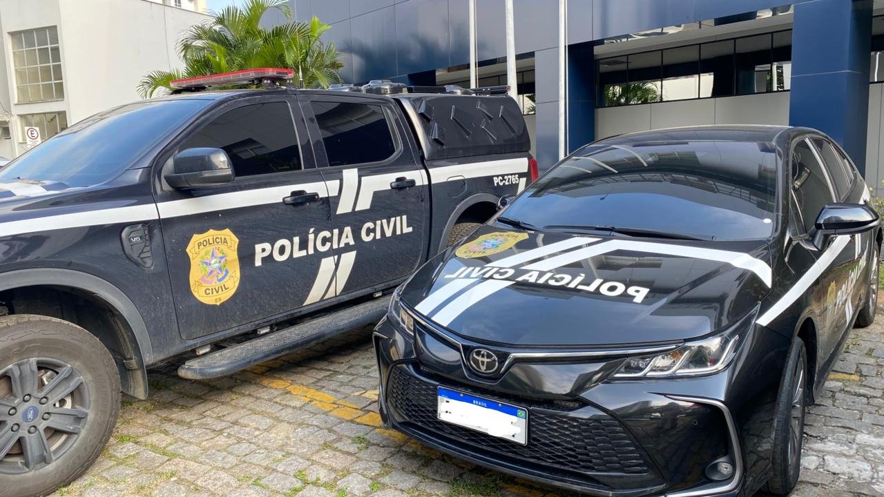Trabalhador pula de moto em movimento e mergulha em lagoa para escapar da morte em Cariacica