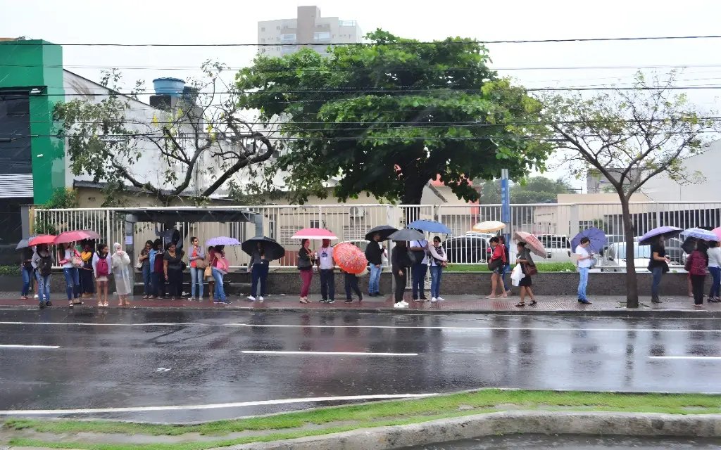 Aviso de tempestade &eacute; emitido para 50 cidades do ES