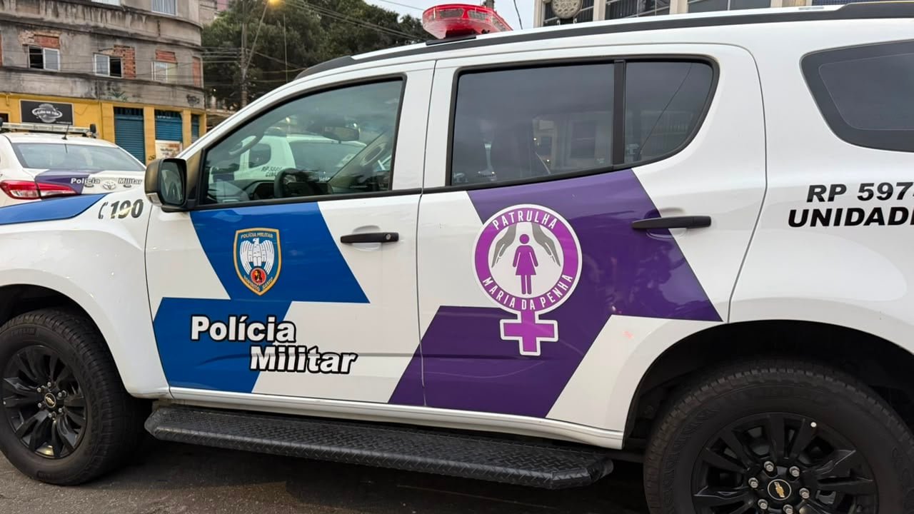 Mulher pede ajuda &agrave; PM ap&oacute;s ser atacada com chave de fenda; marido &eacute; suspeito