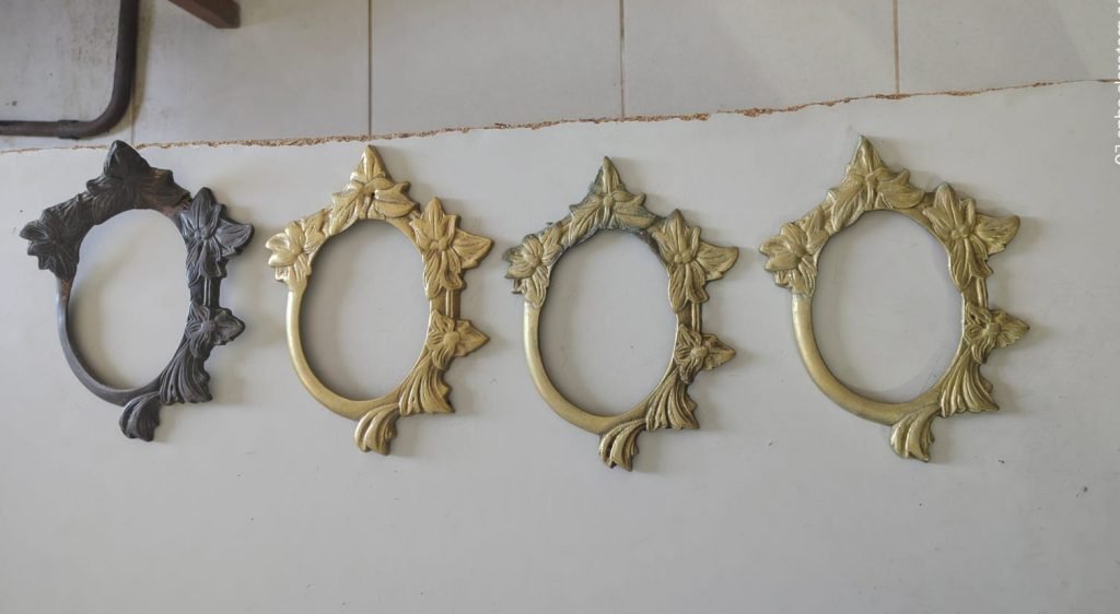 Trio &eacute; preso ap&oacute;s furtar molduras de bronze de t&uacute;mulos em Linhares