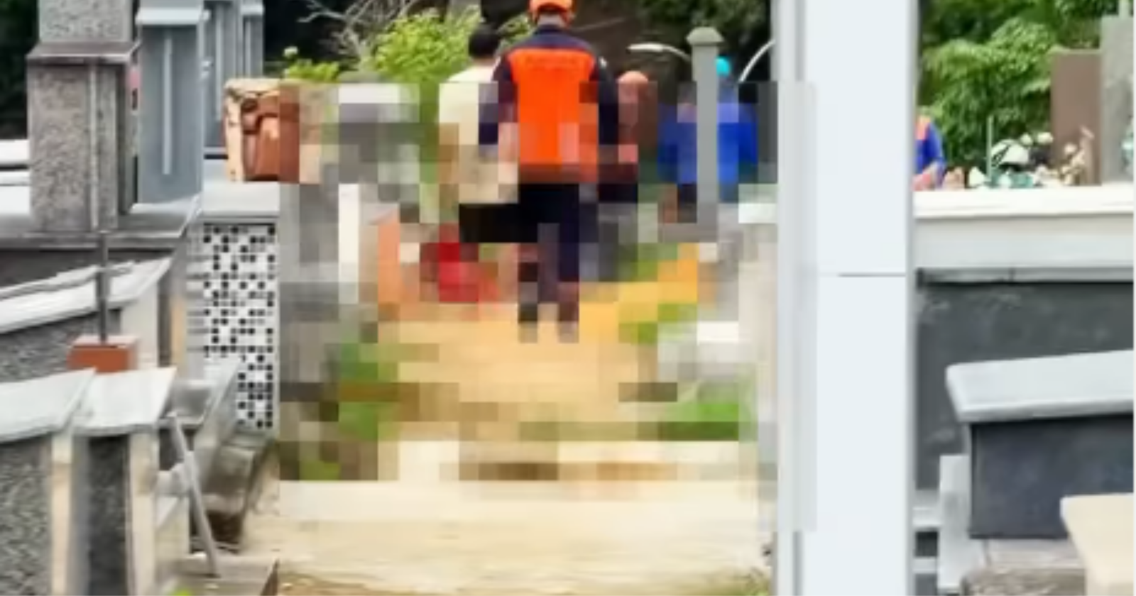 Homem morre ap&oacute;s cair em t&uacute;mulo do pai em cemit&eacute;rio do ES