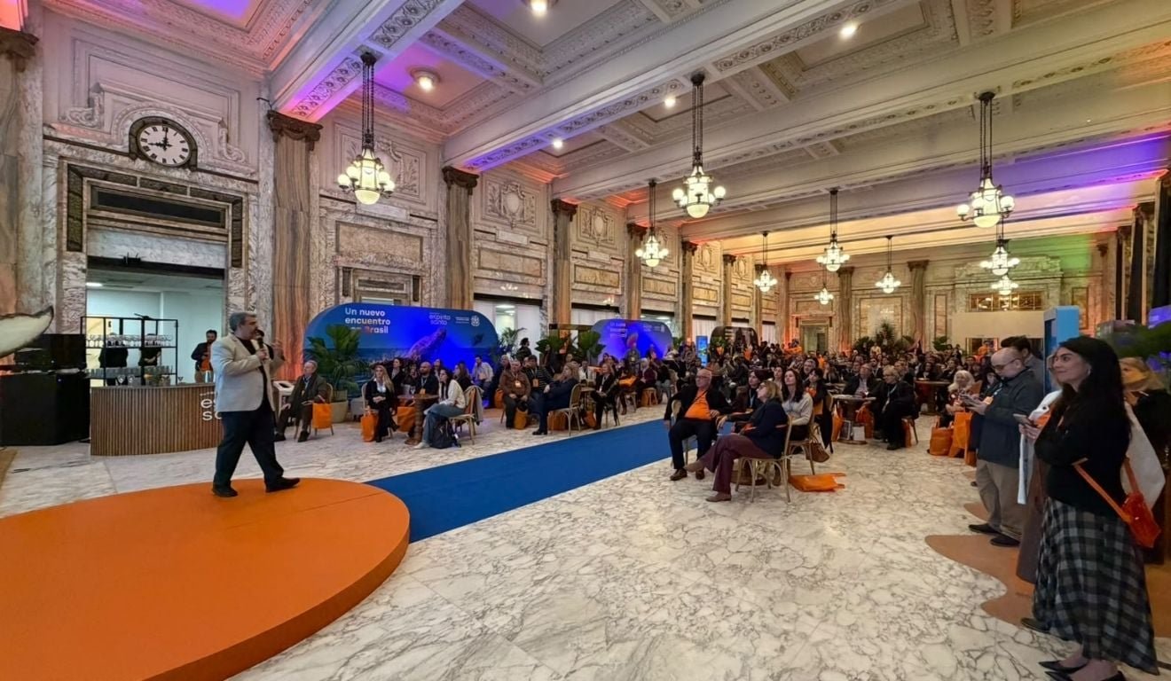 Turismo do ES participa de rodada de neg&oacute;cios em pal&aacute;cio hist&oacute;rico da Argentina