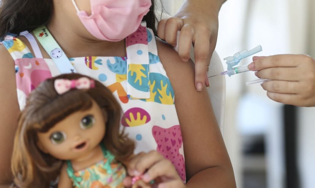 Desinforma&ccedil;&atilde;o faz com que s&oacute; 5% das crian&ccedil;as sejam protegidas da covid