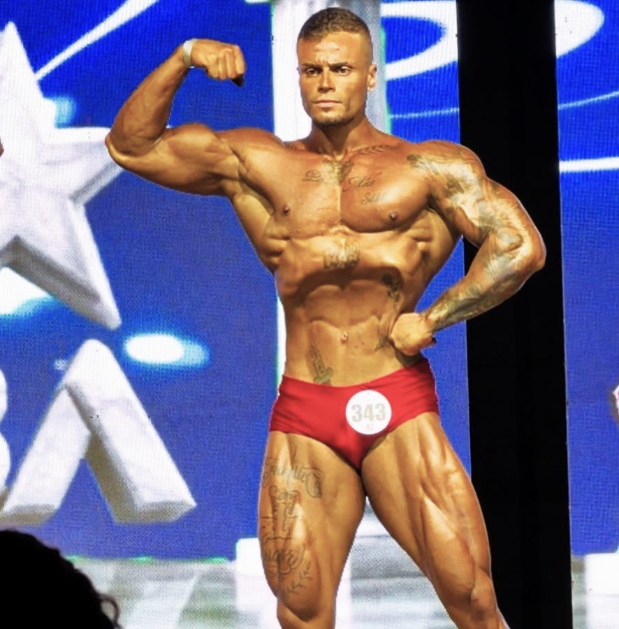 Atleta de Ibitirama conquista t&iacute;tulo Overall na Classic Physique do Mr. Capixaba 2026