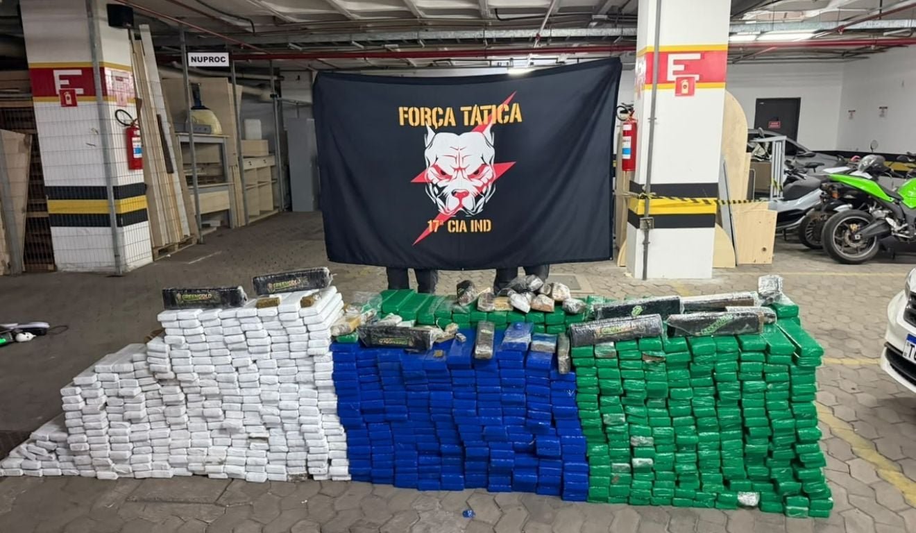 Mais de 1 tonelada de maconha &eacute; apreendida em Vila Velha; foto impressiona