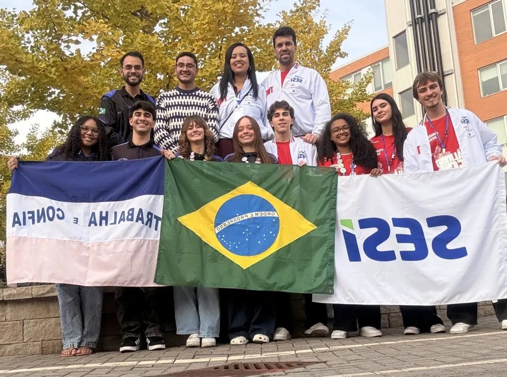 Equipes do Sesi ES ganham pr&ecirc;mios de rob&oacute;tica no Canad&aacute;
