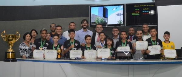 Comissão de Esportes homenageia time de futsal capixaba