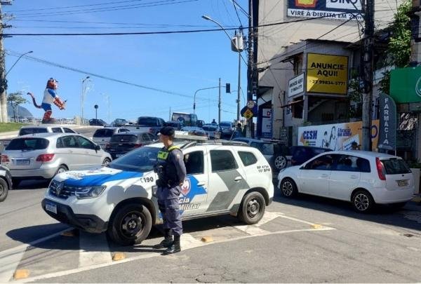 OPERAÇÃO NATAL: 10º BPM REFORÇA POLICIAMENTO NA REGIÃO COMERCIAL DE GUARAPARI