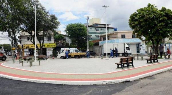 Praça no bairro Aribiri é revitalizada e entregue à comunidade