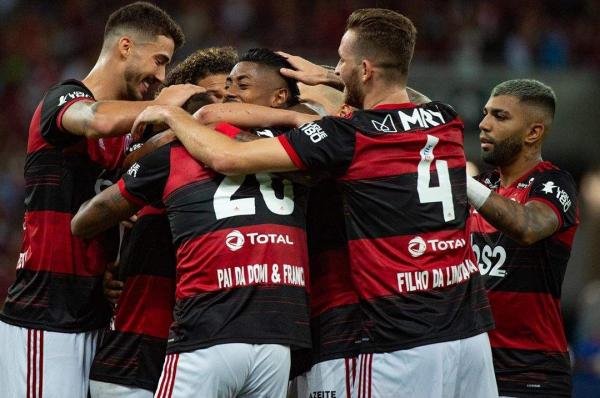 Flamengo mantém paralisação e entrega equipamentos para atletas treinarem em casa