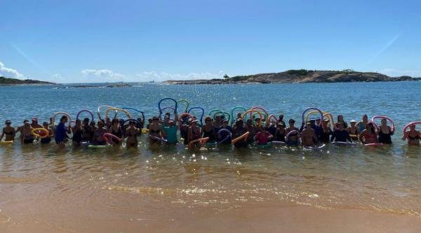 Primeiro ​aulão de dança no mar acontece quarta-feira na Praia da Costa