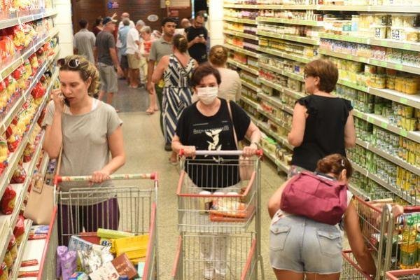 Supermercados terão que limitar entrada de clientes a partir de segunda