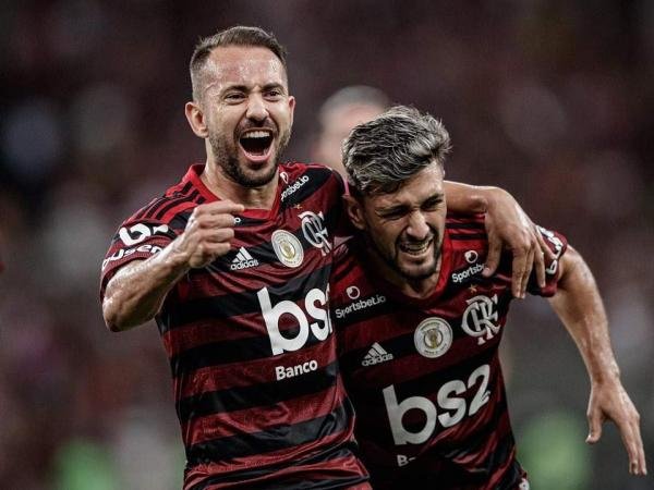 Everton Ribeiro vê Flamengo crescendo e crava: 